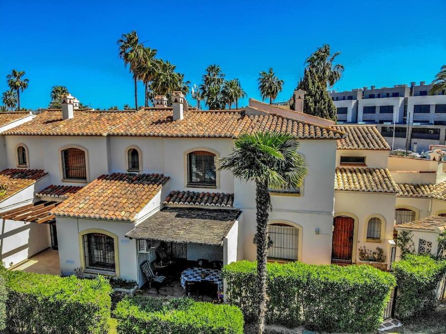 Вілла La Isla Casa Barnaby Platja de Larenal Екстер'єр фото
