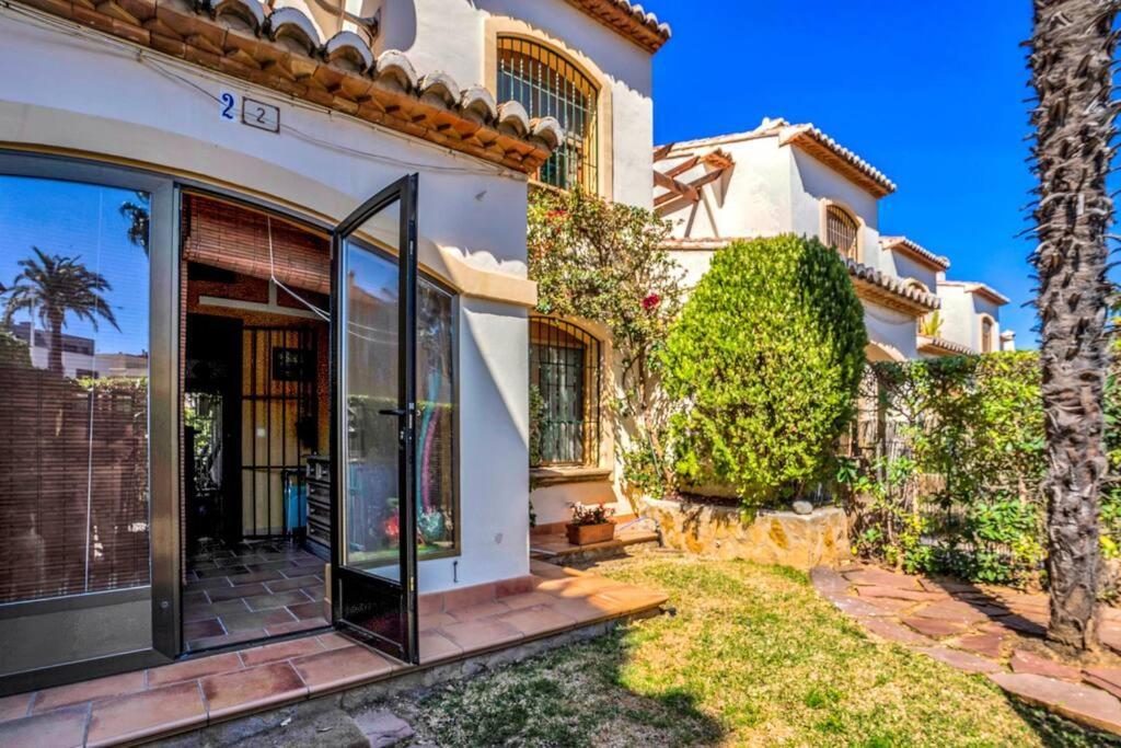 Вілла La Isla Casa Barnaby Platja de Larenal Екстер'єр фото