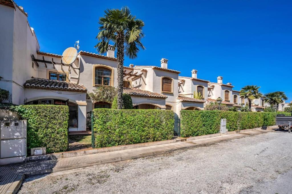 Вілла La Isla Casa Barnaby Platja de Larenal Екстер'єр фото